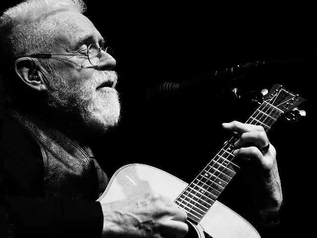 Bruce Cockburn - Canadian Icon Returns to Niagara